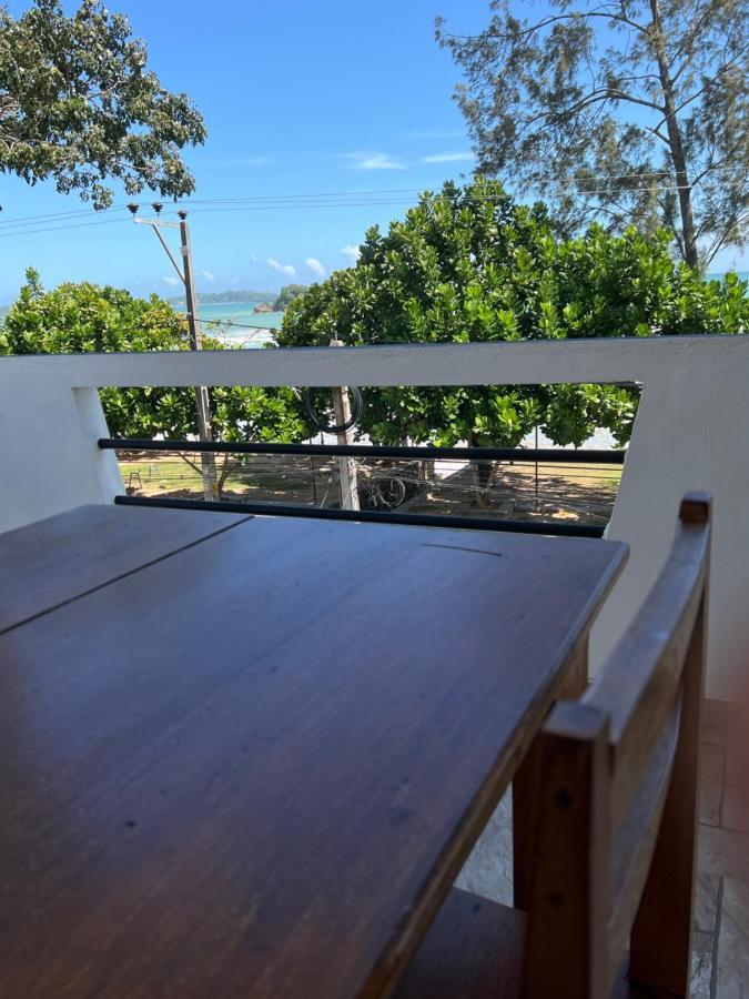 Happy Bay Hotel Weligama Exterior foto