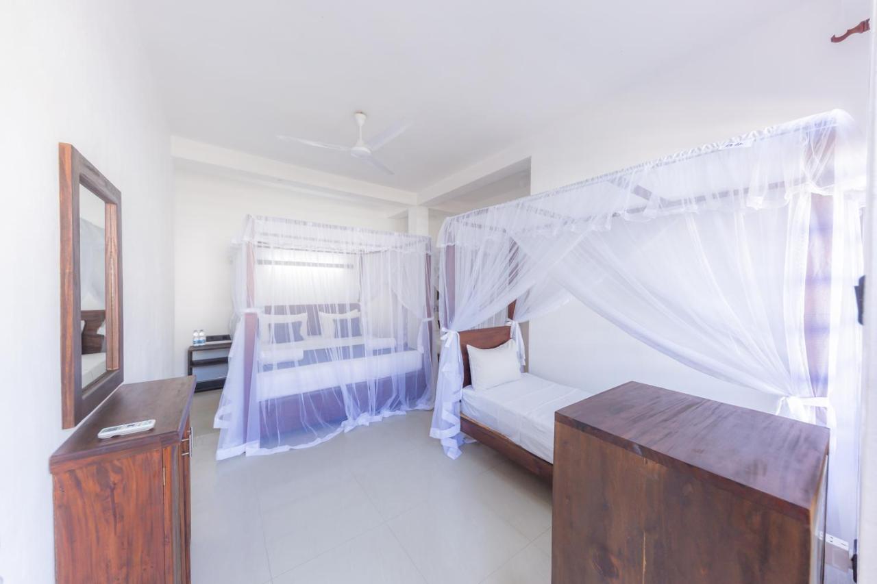 Happy Bay Hotel Weligama Exterior foto