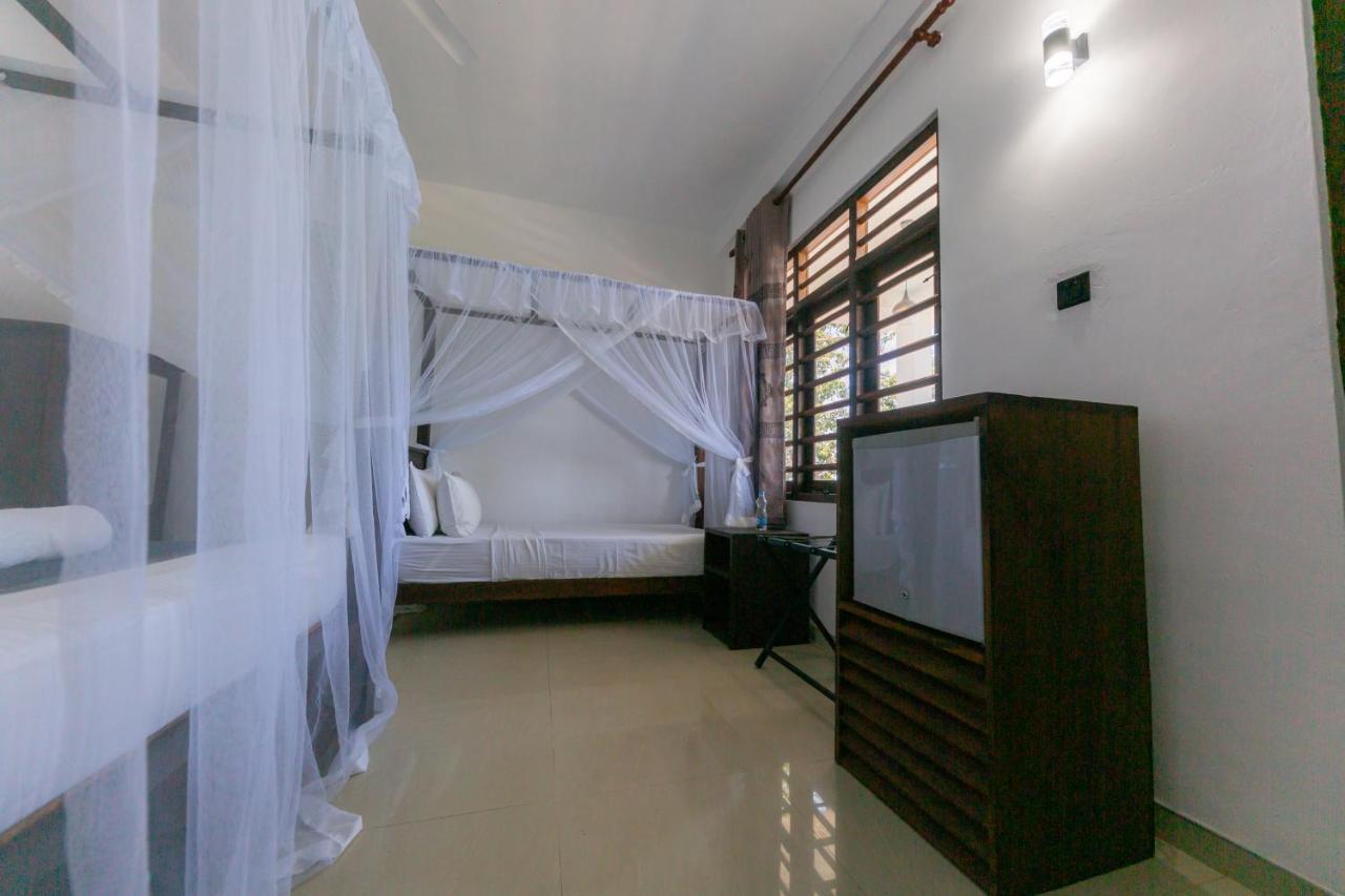 Happy Bay Hotel Weligama Exterior foto