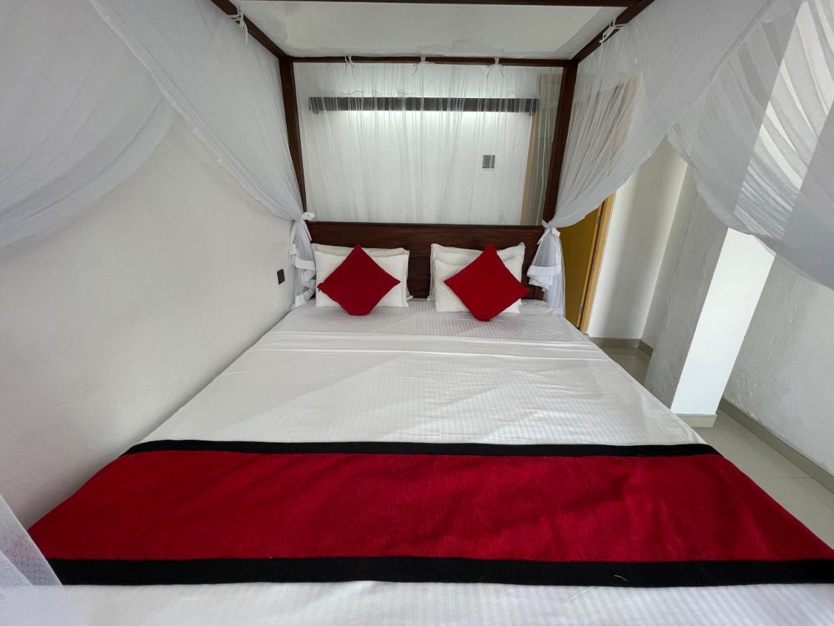 Happy Bay Hotel Weligama Exterior foto