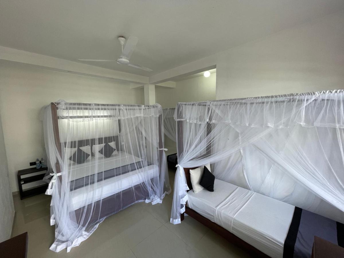 Happy Bay Hotel Weligama Exterior foto