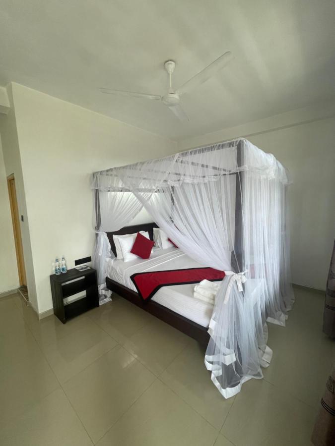 Happy Bay Hotel Weligama Exterior foto