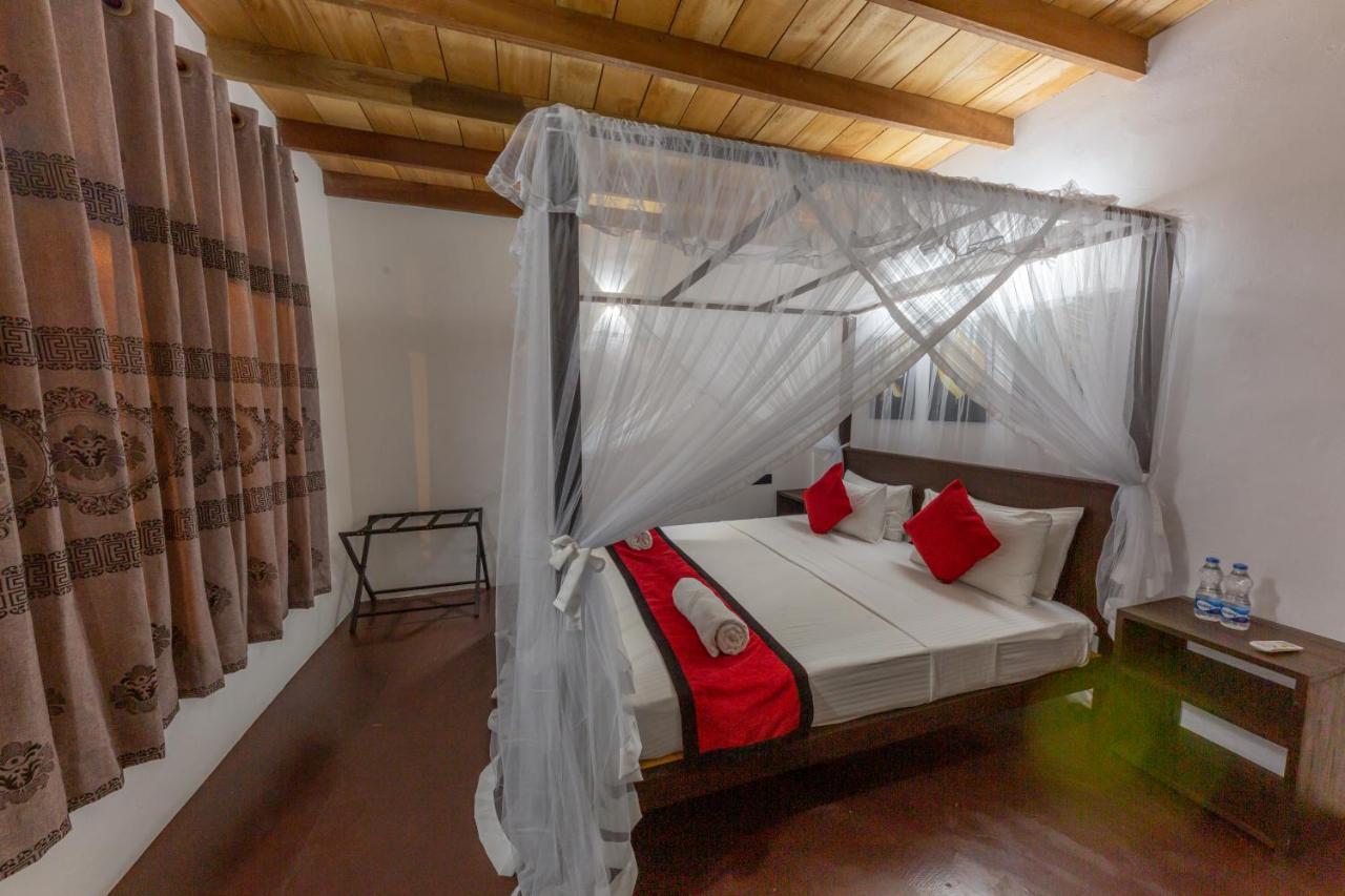 Happy Bay Hotel Weligama Exterior foto